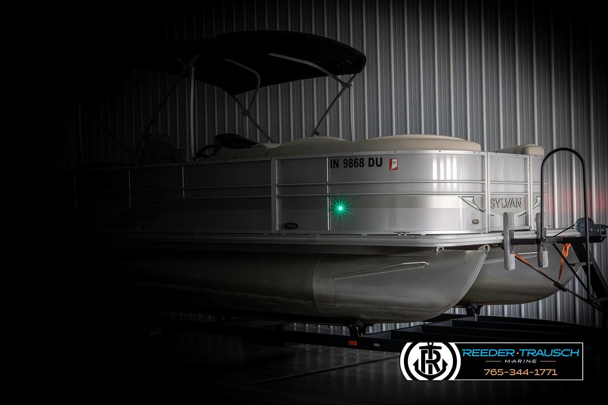 Used 2015 Sylvan 8520 Mirage