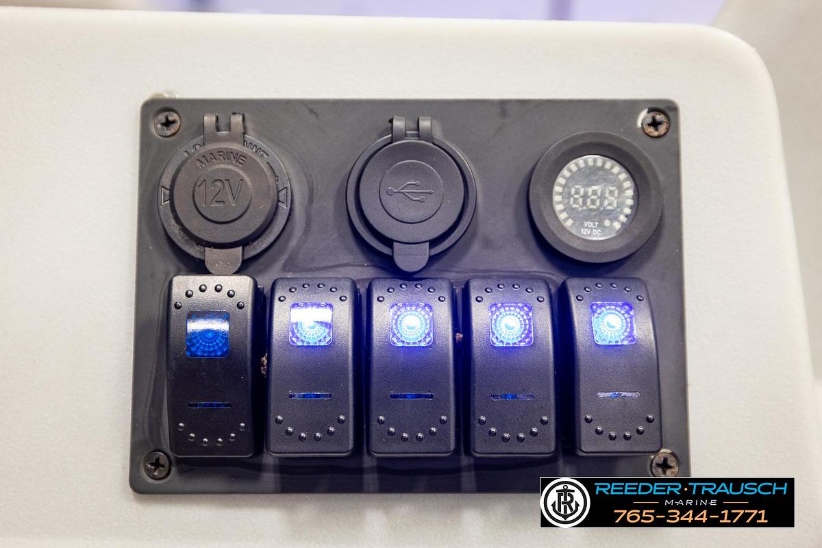 Used 2003 Fishers 220 Fisher
