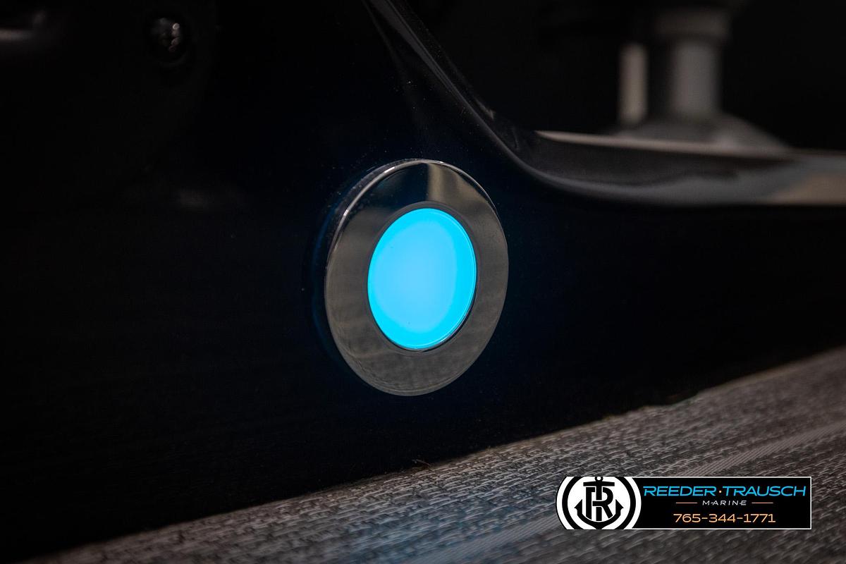 Used 2022 Premier 230 Solaris RL