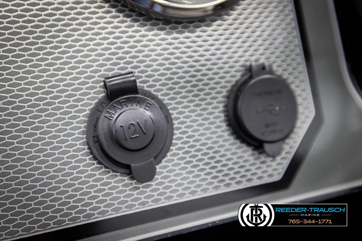 2025 Lund 1975 Renegade