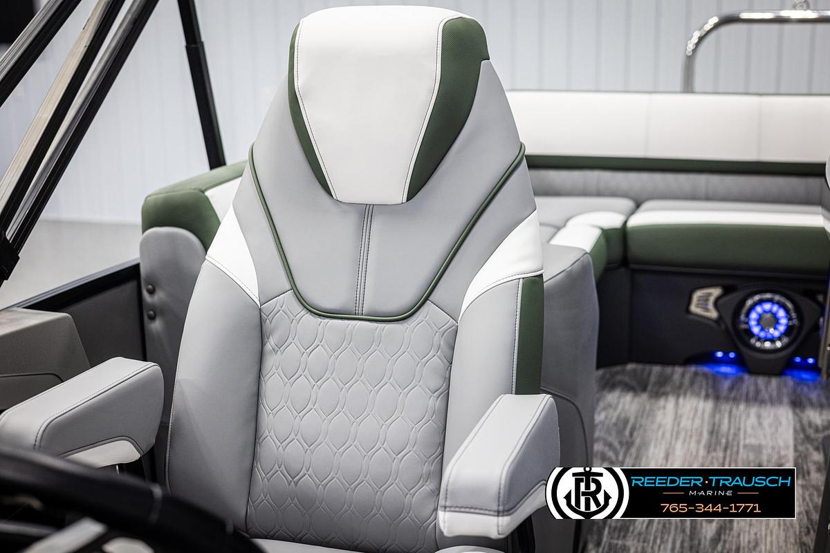 2025 Avalon Catalina Entertainer