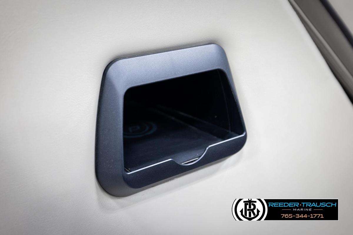 Used 2022 Premier 230 Solaris RL