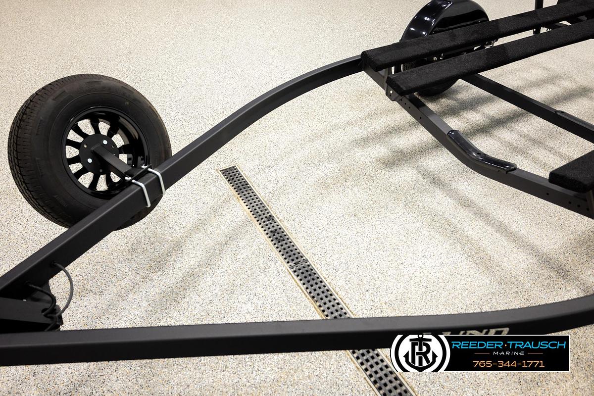 2025 Shore Land'r LUV30BELWSS8