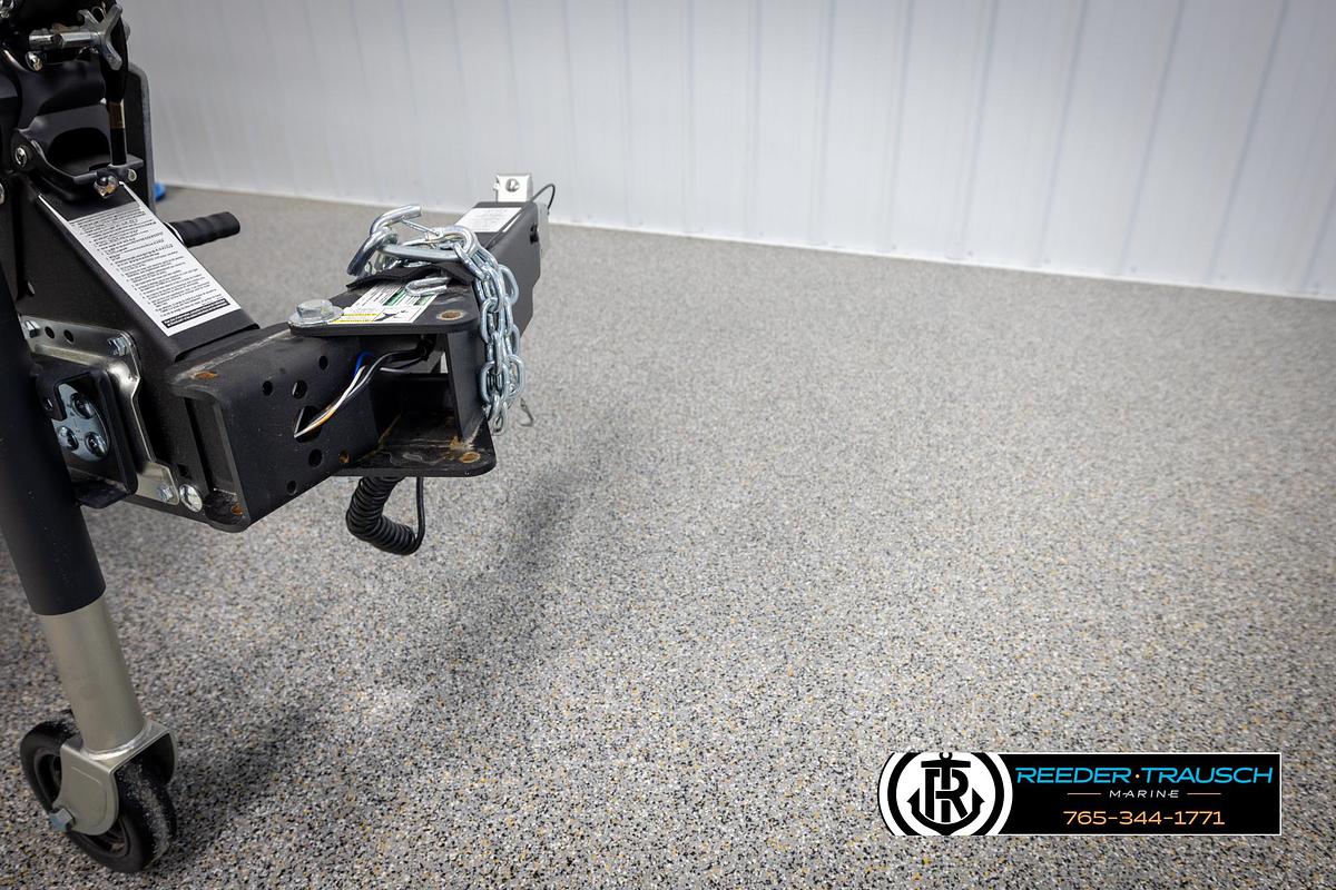 2025 Lund 1975 Renegade