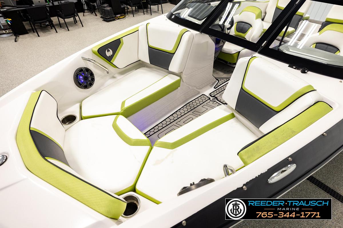 Used 2016 Scarab 195