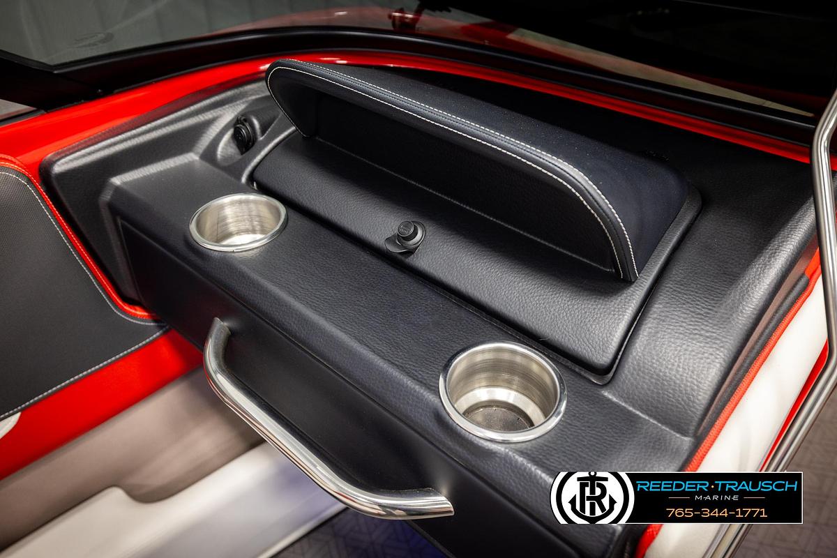 Used 2022 Crownline 220 LPX