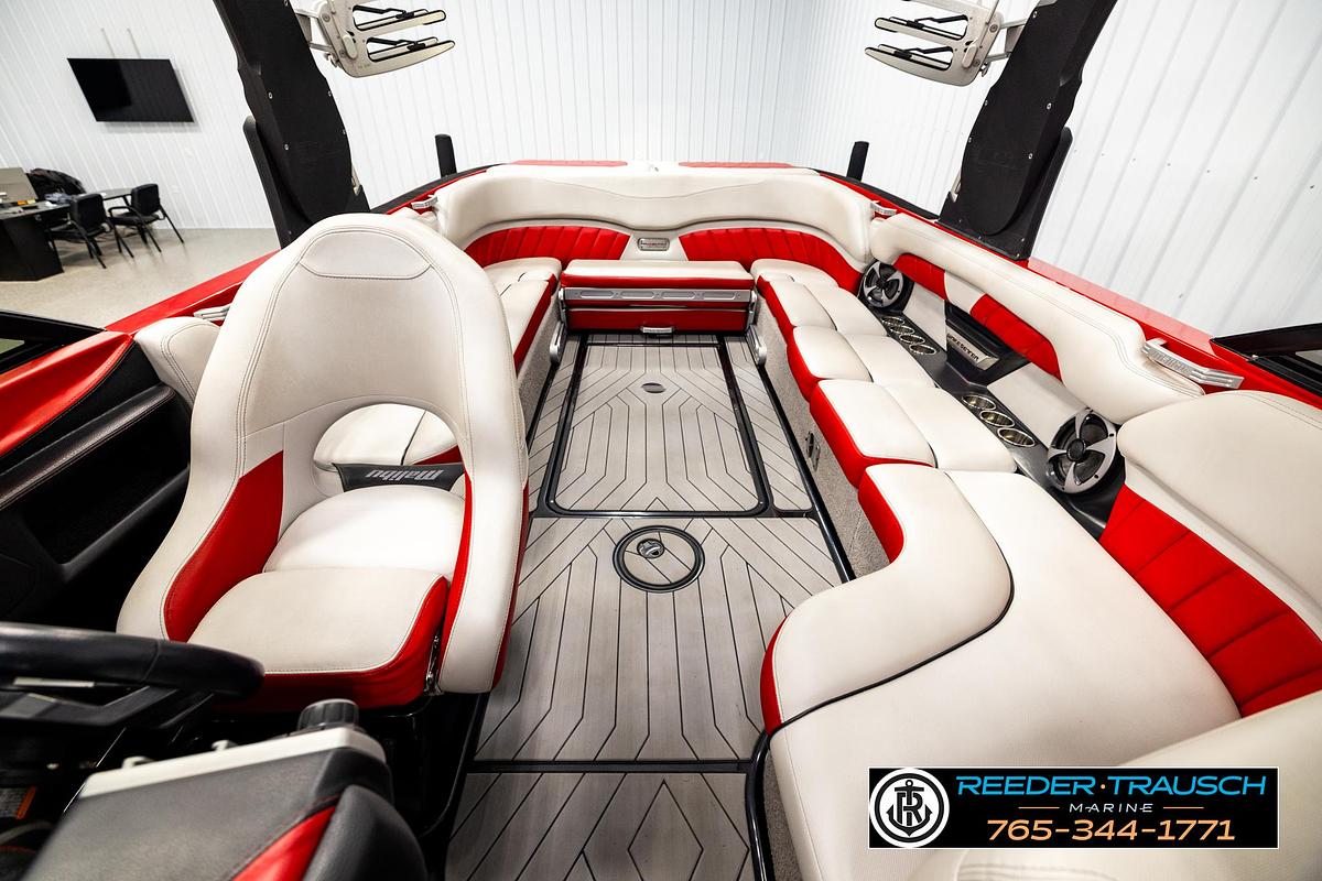 Used 2017 Malibu Wakesetter 25 LSV