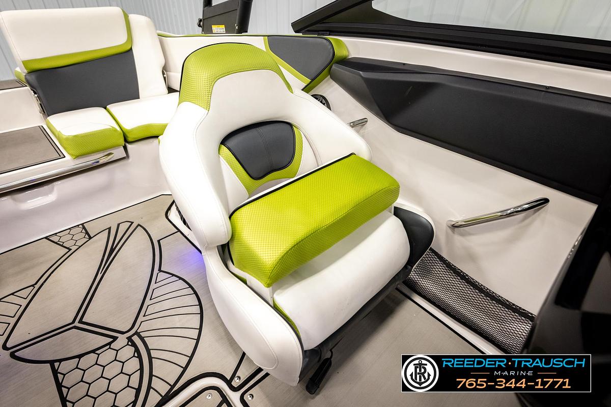 Used 2016 Scarab 195