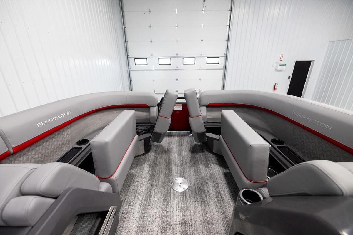 2025 Bennington 22 MSBSE