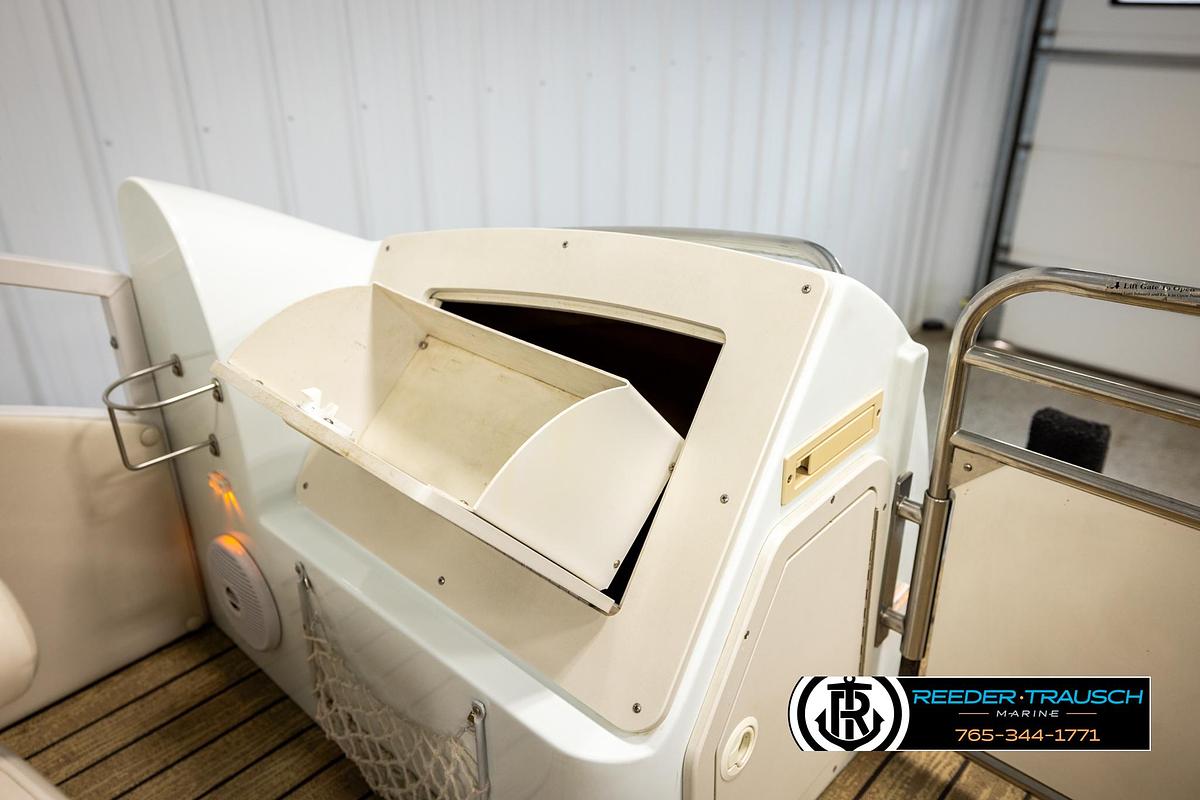 Used 2006 JC Suntoon 23TT