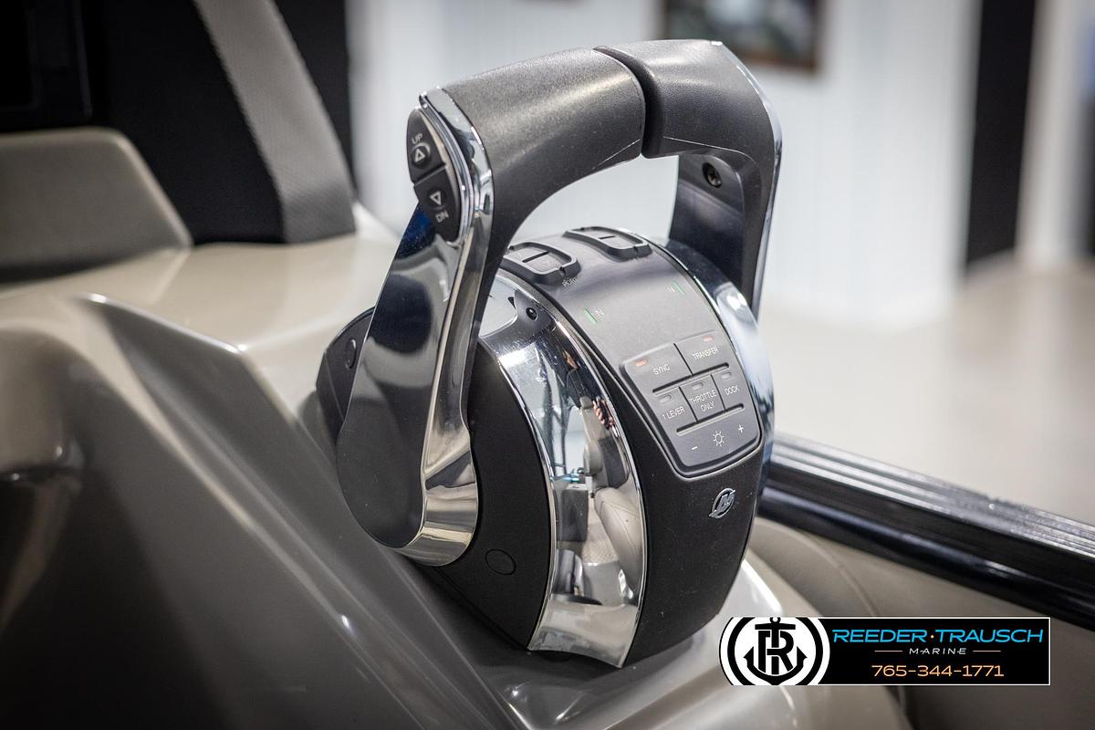 Used 2022 Avalon Catalina VRB