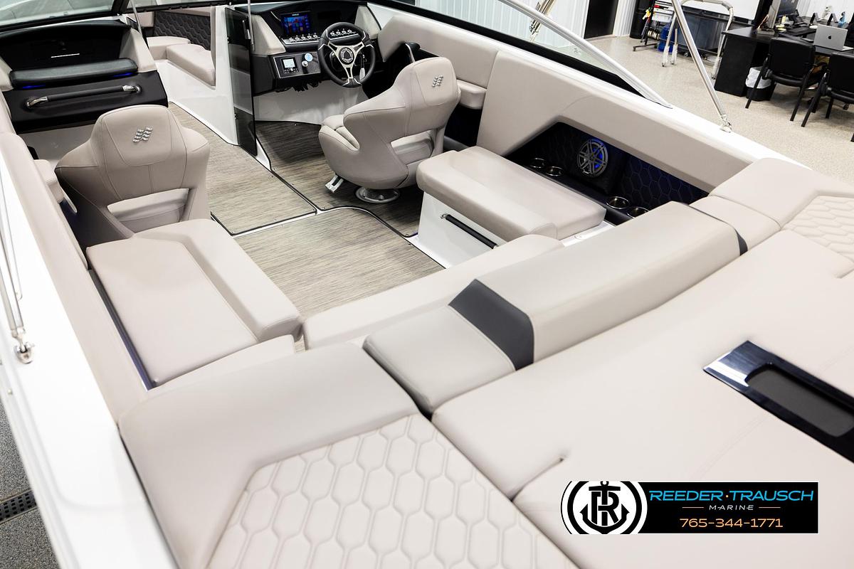 Used 2024 Four Winns H4