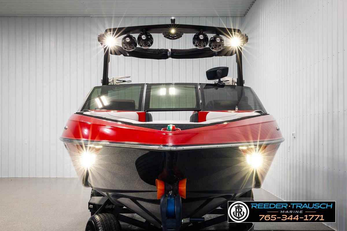 Used 2017 Malibu Wakesetter 25 LSV