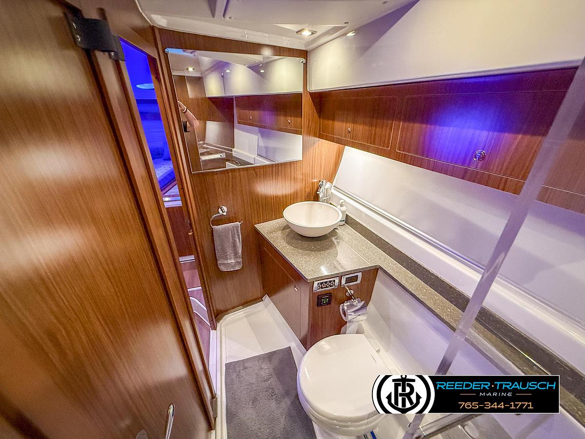 Used 2021 Four Winns Vista 355 Coupe OB