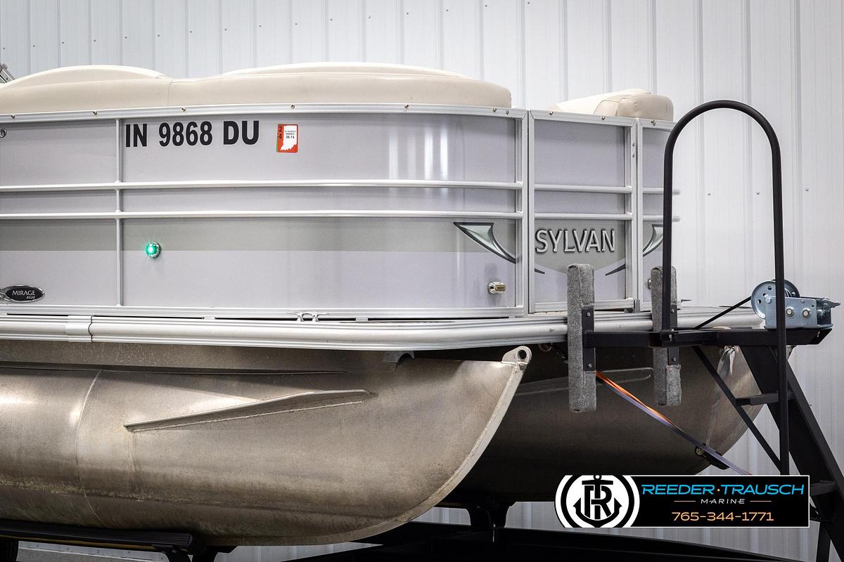 Used 2015 Sylvan 8520 Mirage