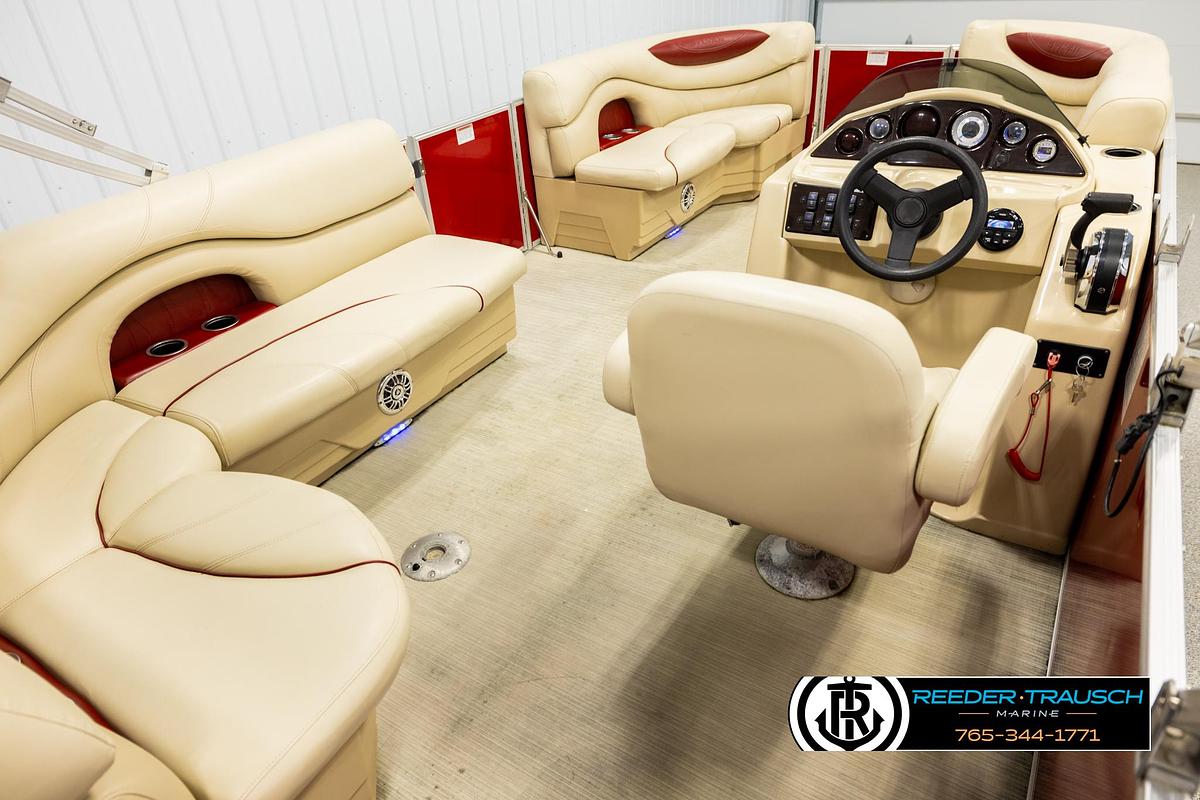 Used 2017 Sylvan 818 Mirage Cr