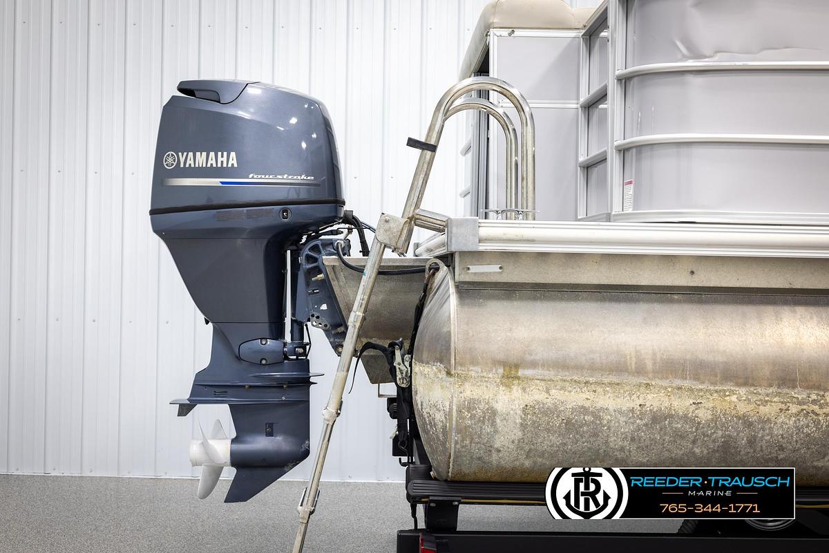 Used 2015 Sylvan 8520 Mirage