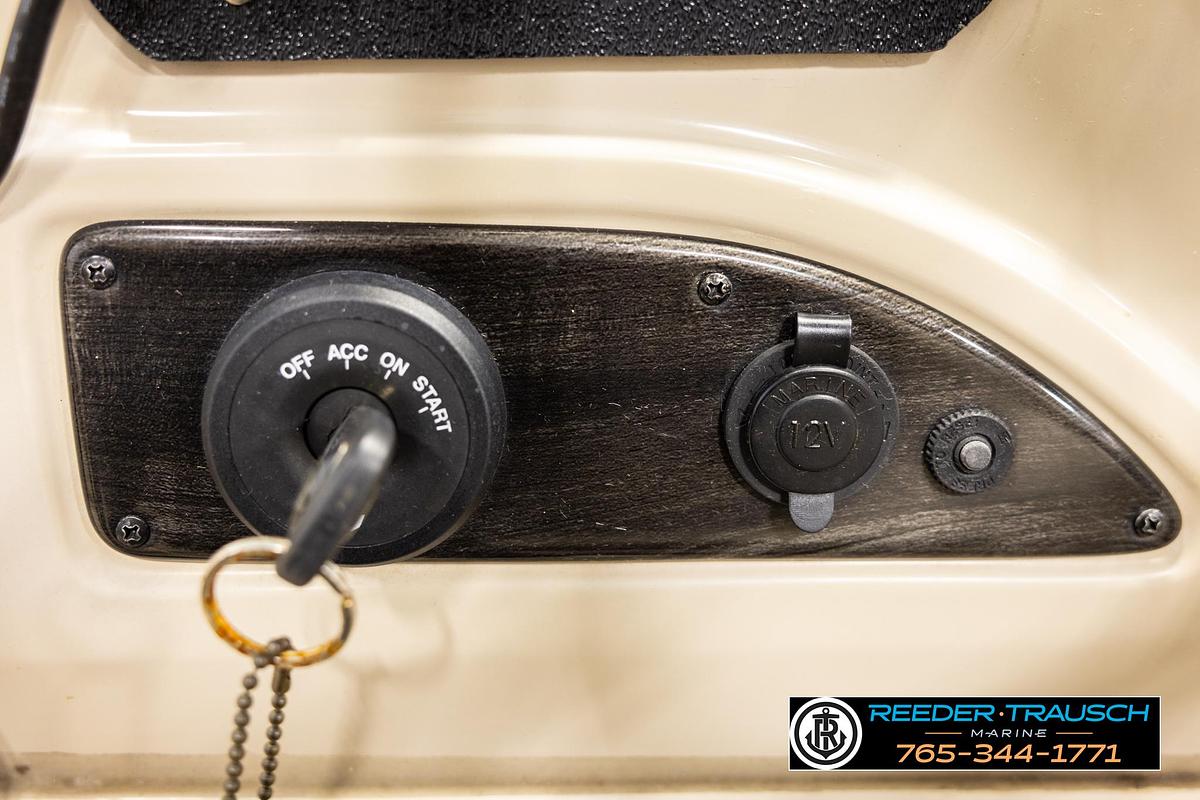 Used 2012 Cypress Cay 250 Cozumel