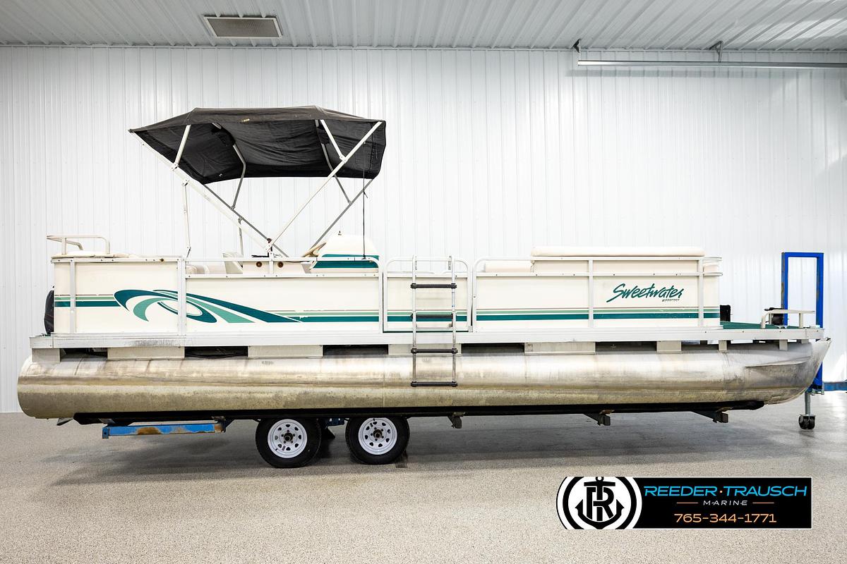 Used 1998 Godfrey SW2423