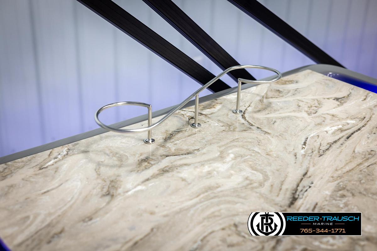 2025 Avalon Catalina Entertainer