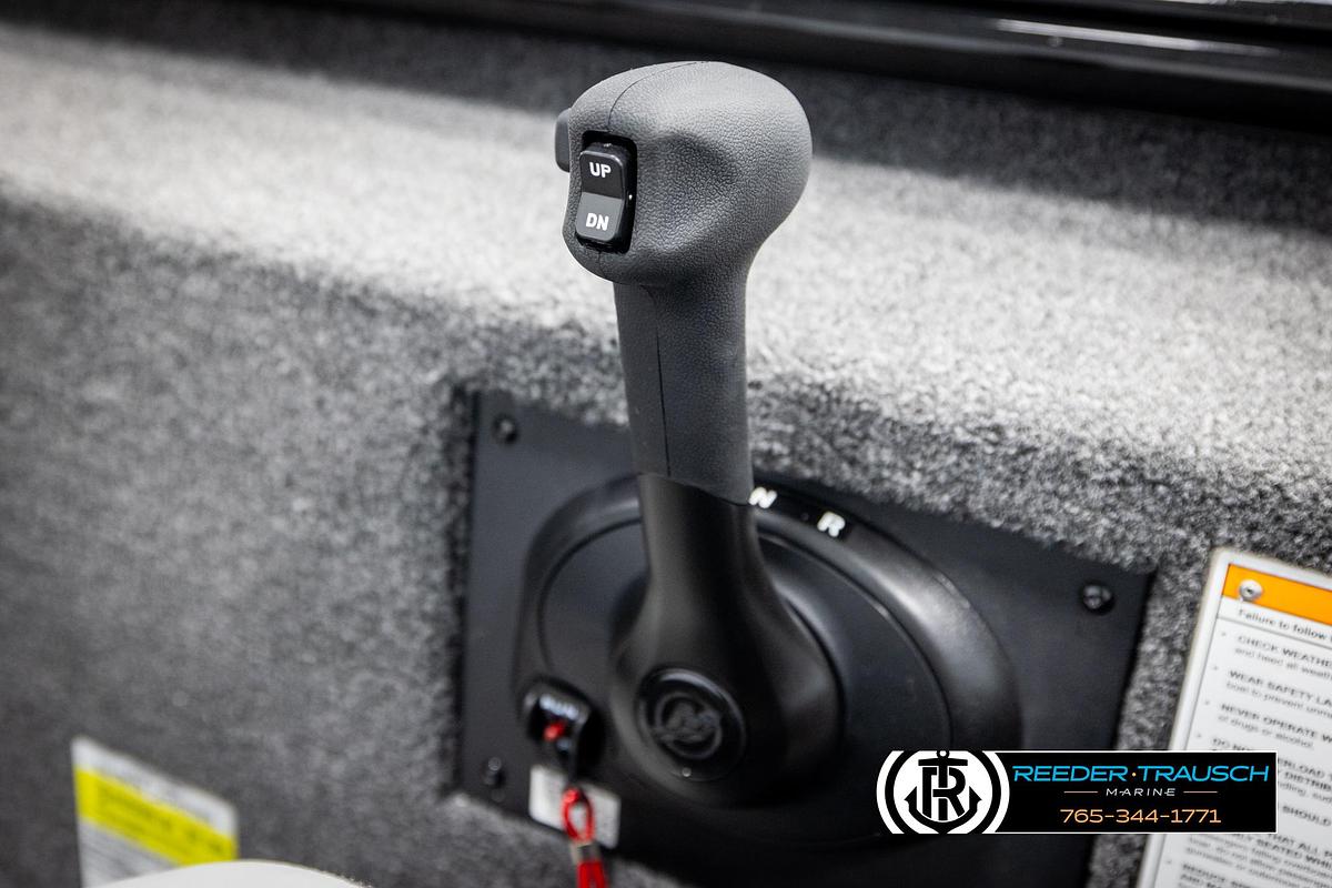 2025 Lund 1975 Renegade