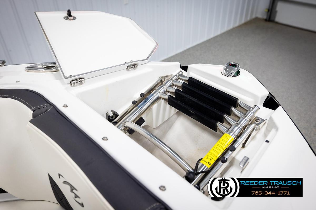 Used 2019 Monterey 238 SS