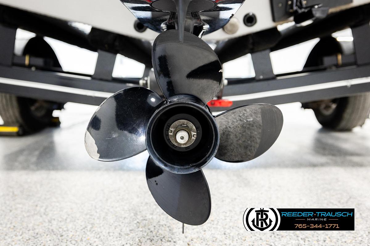 Used 2023 Lund 1875 Impact XS