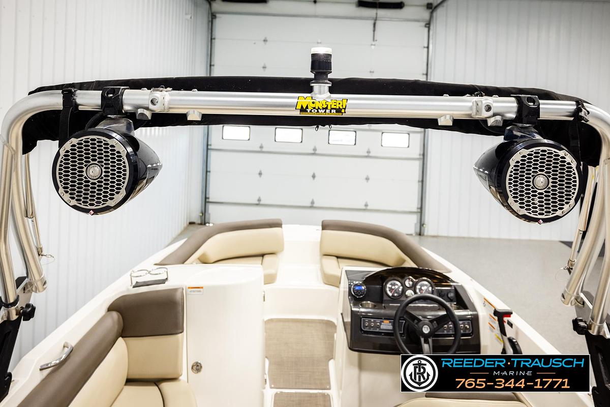 Used 2017 Bayliner 215
