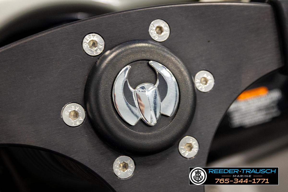 Used 2016 Scarab 195