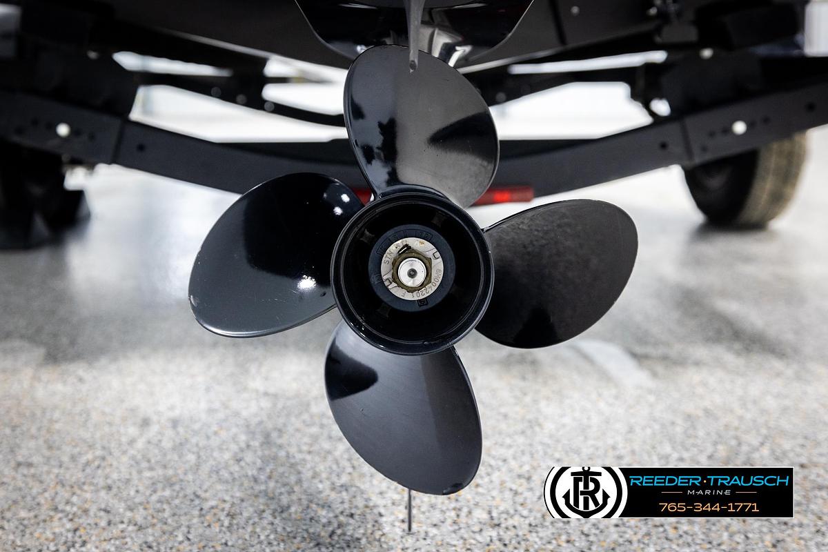 Used 2023 Crestliner 1750 FishHawk