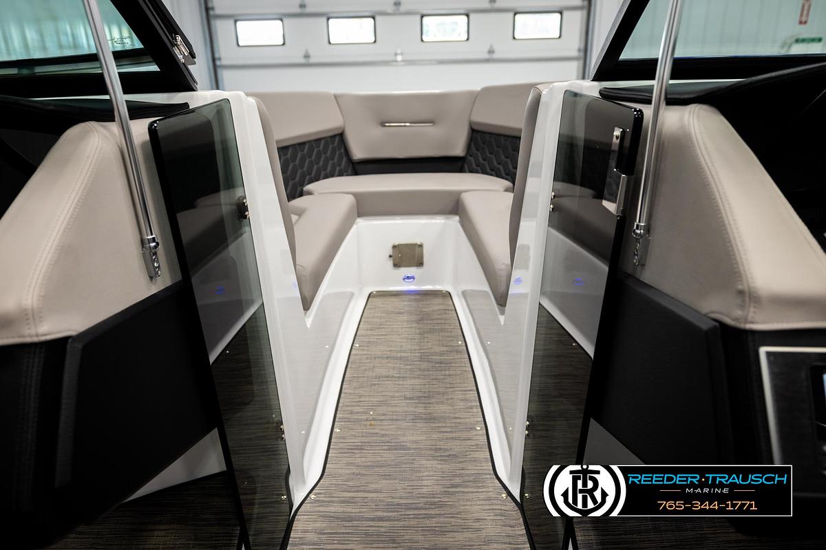 Used 2024 Four Winns H4