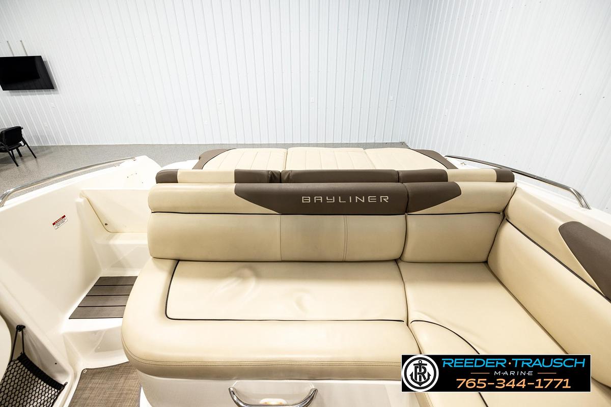 Used 2017 Bayliner 215