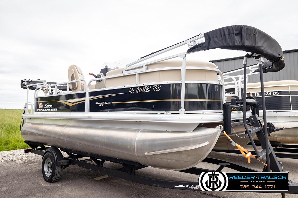 Used 2022 Suntracker Bass Buggy 18 DLX