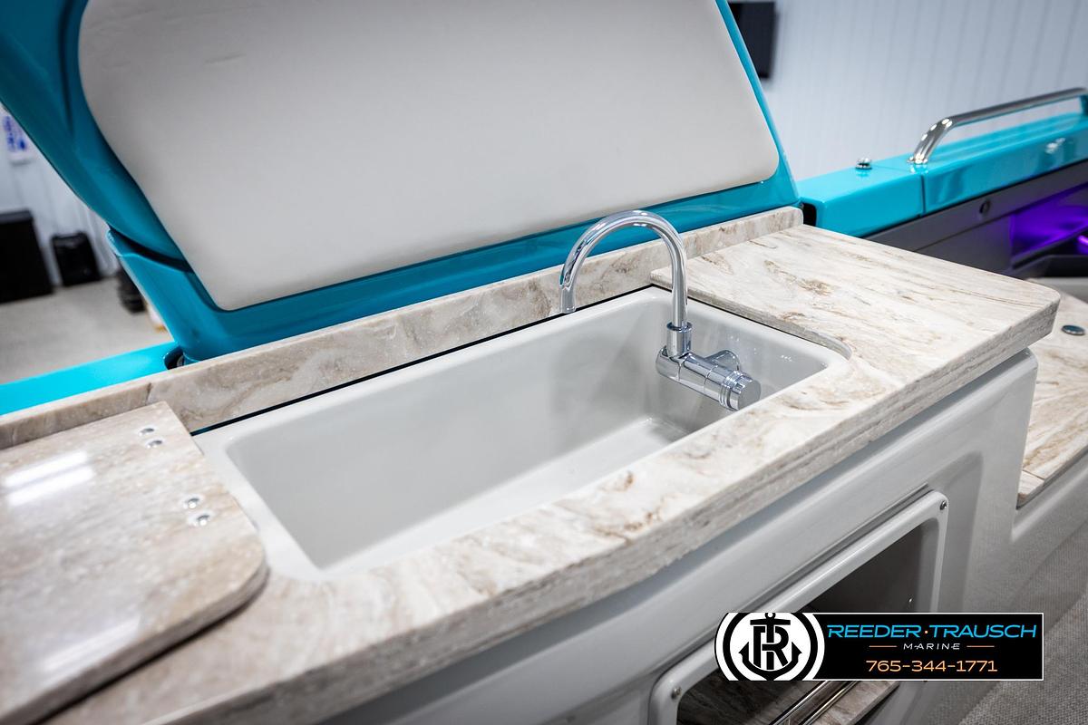 2025 Avalon Excalibur VRBW