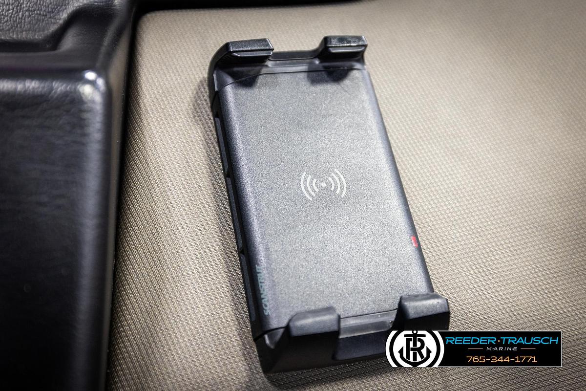 Used 2022 Premier 230 Solaris RL