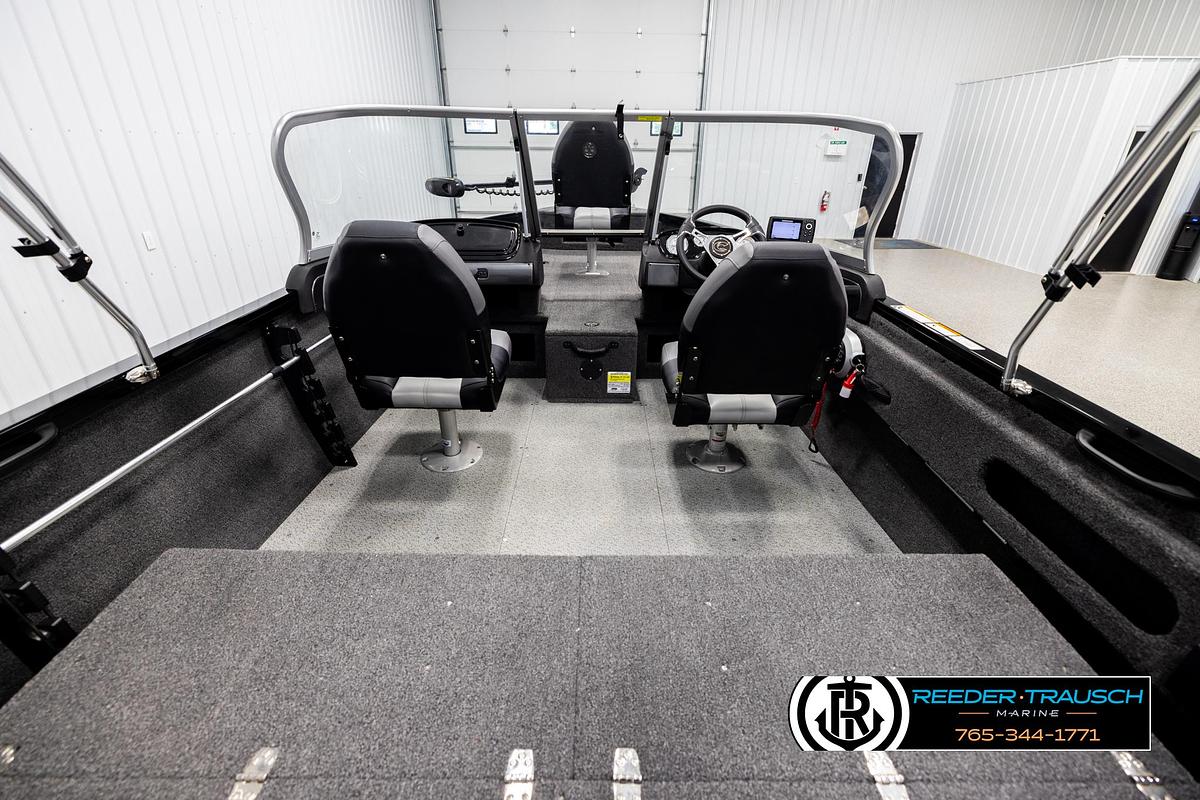 Used 2023 Crestliner 1750 FishHawk