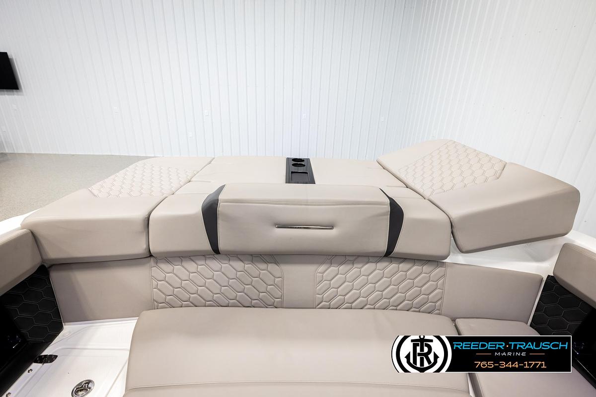 Used 2024 Four Winns H4