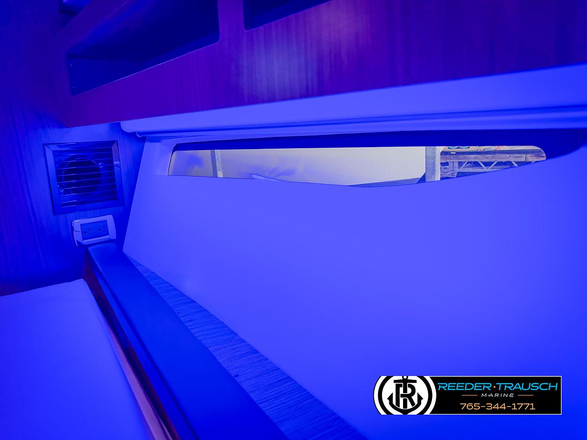 Used 2021 Four Winns Vista 355 Coupe OB