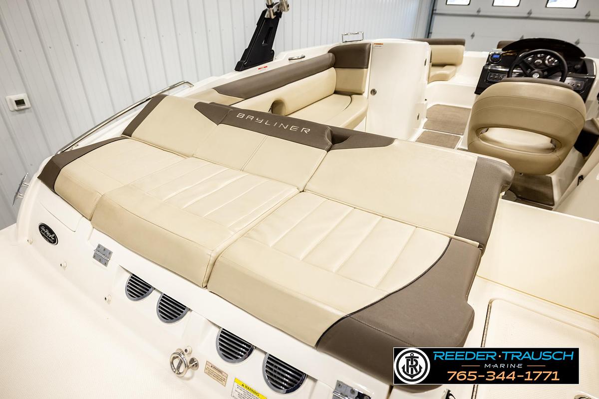 Used 2017 Bayliner 215