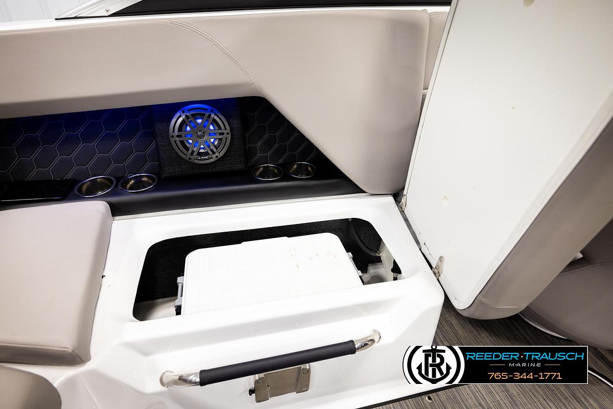 Used 2024 Four Winns H4