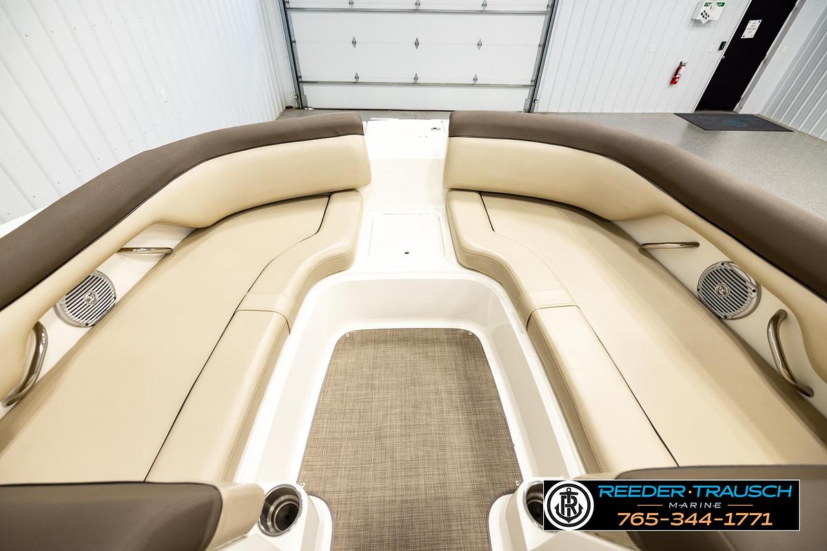 Used 2017 Bayliner 215