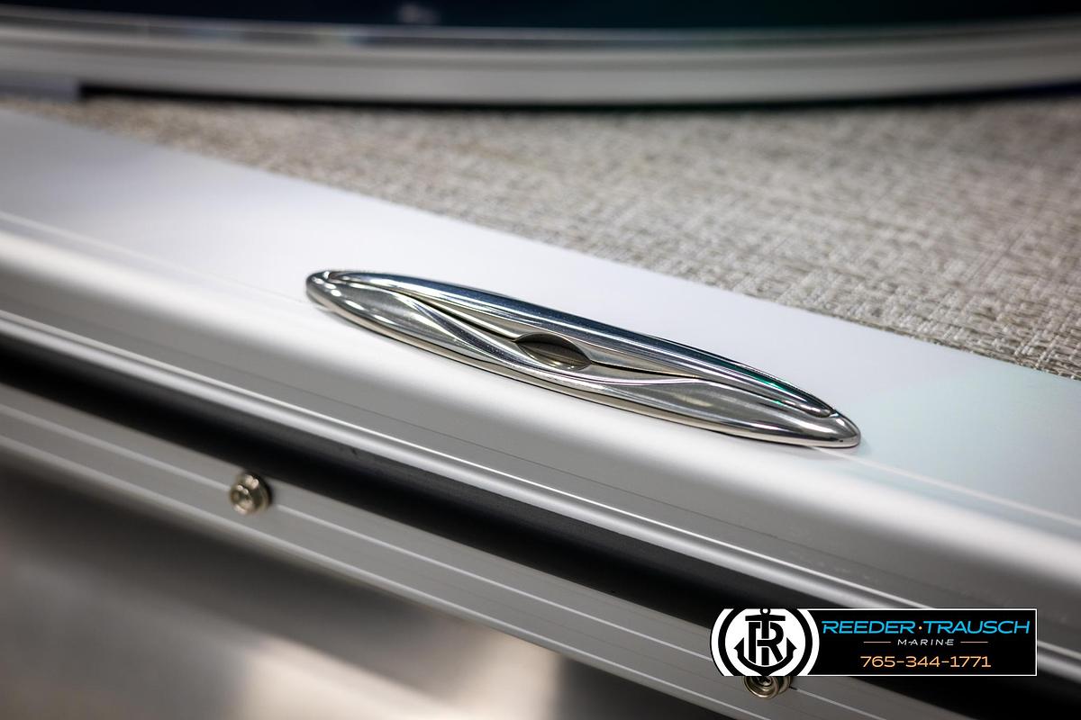 2025 Avalon LSZ Entertainer