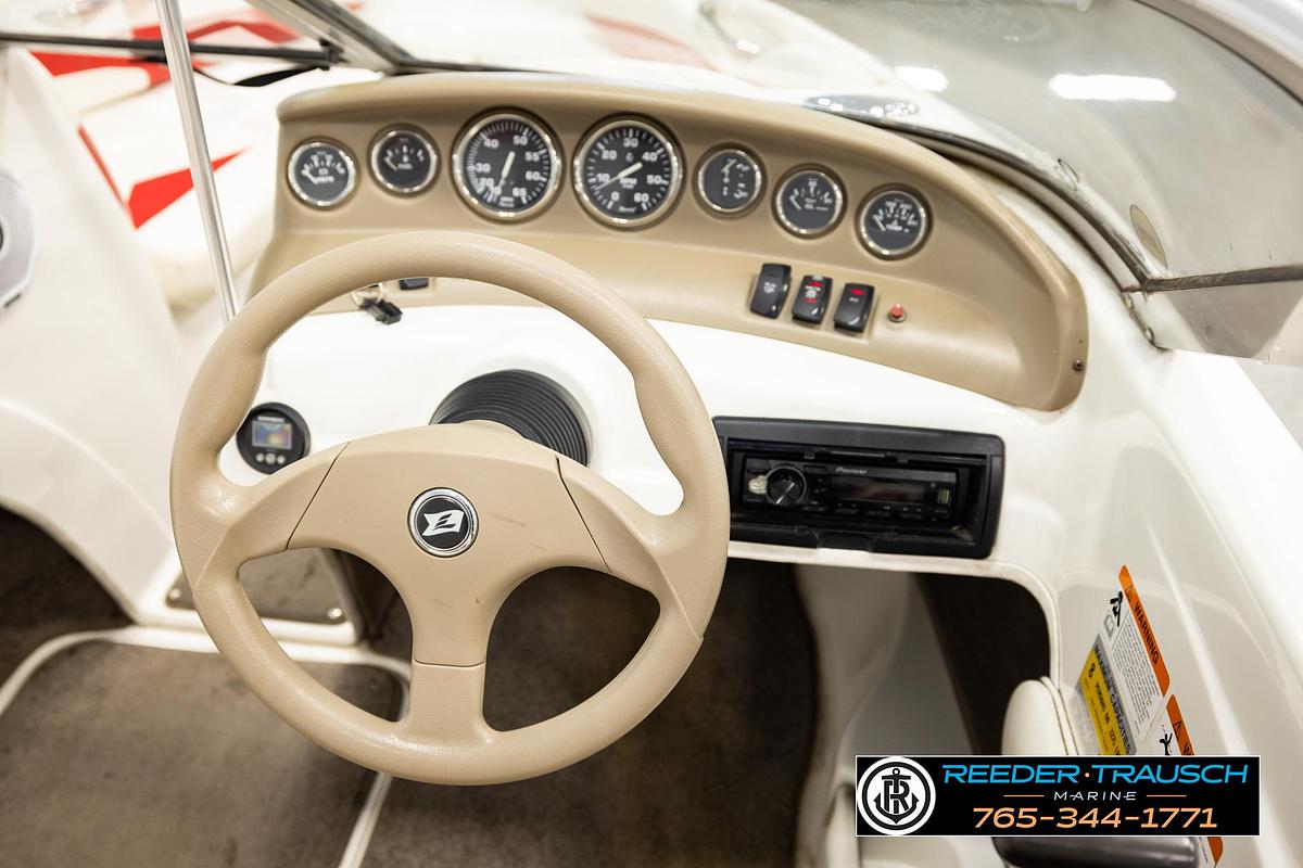 Used 2003 Larson SEI 180