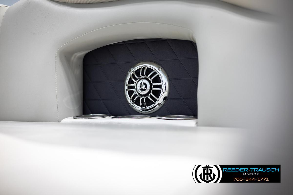 Used 2015 Sylvan 8520 Mirage