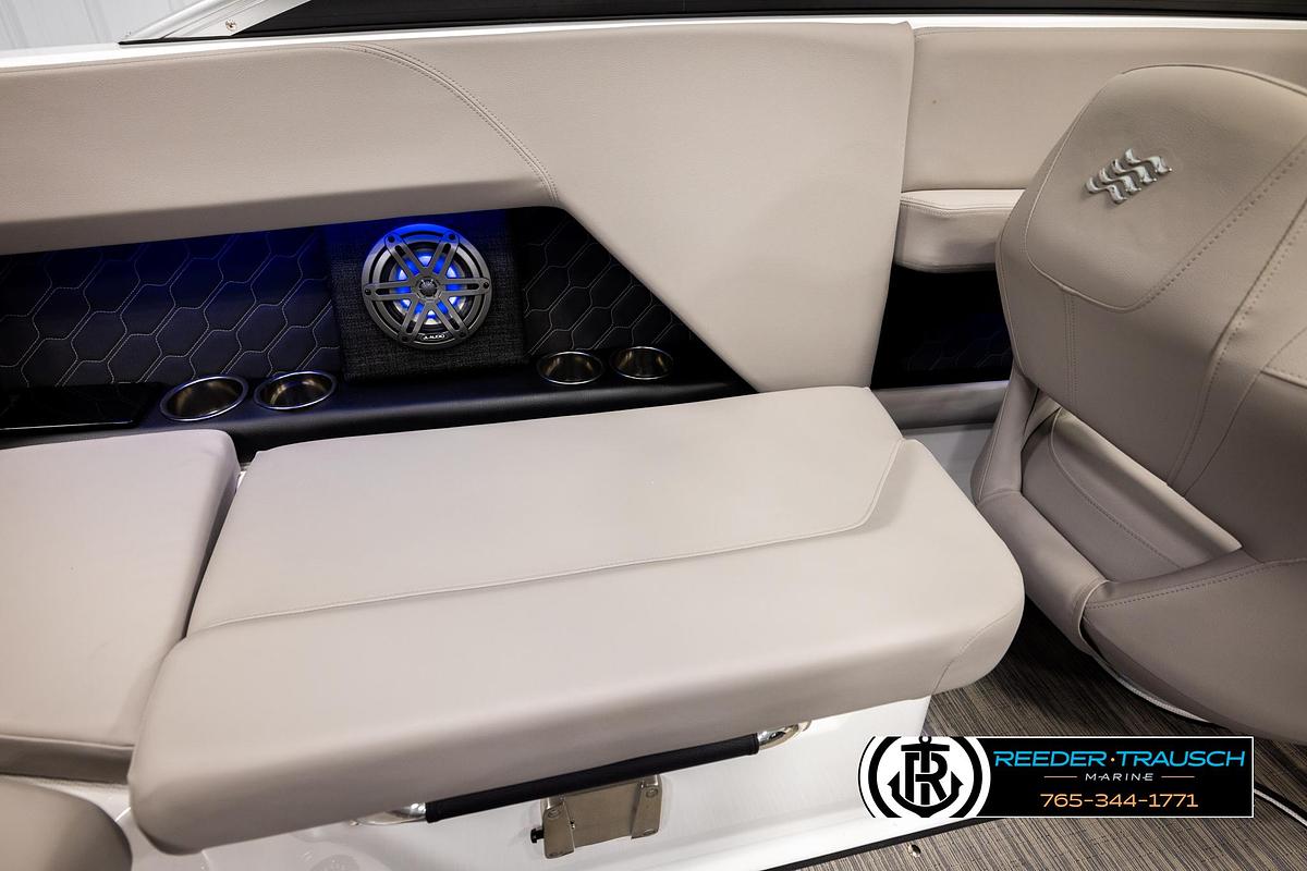 Used 2024 Four Winns H4