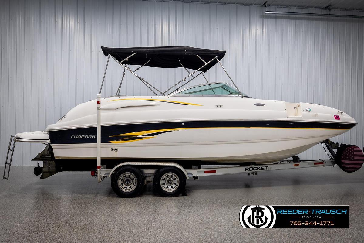 Used 2002 Chaparral 243 Sunesta