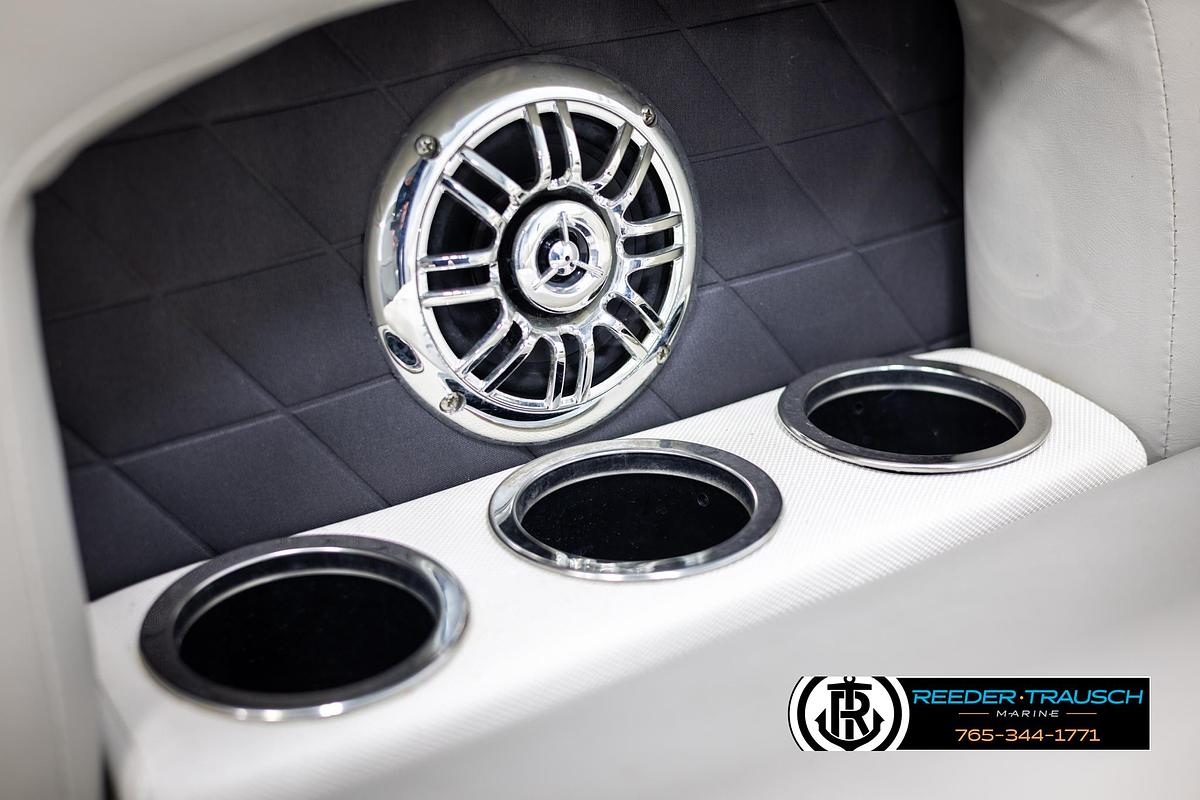 Used 2015 Sylvan 8520 Mirage