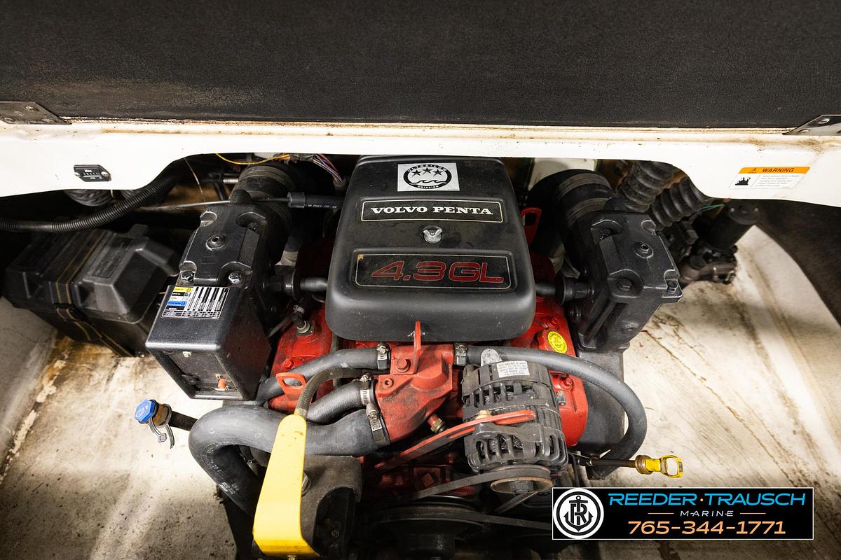 Used 2003 Larson SEI 180