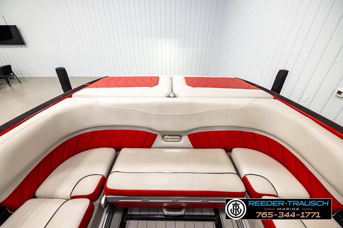 Used 2017 Malibu Wakesetter 25 LSV