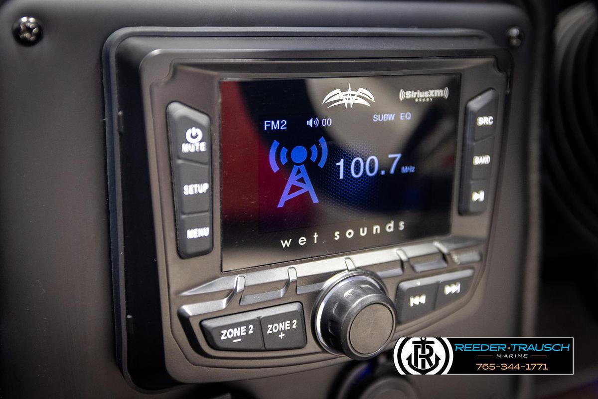 Used 2022 Crownline 220 LPX